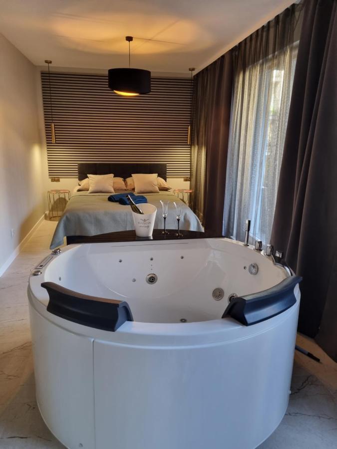 Apartament Jacuzzi Cracovie Extérieur photo